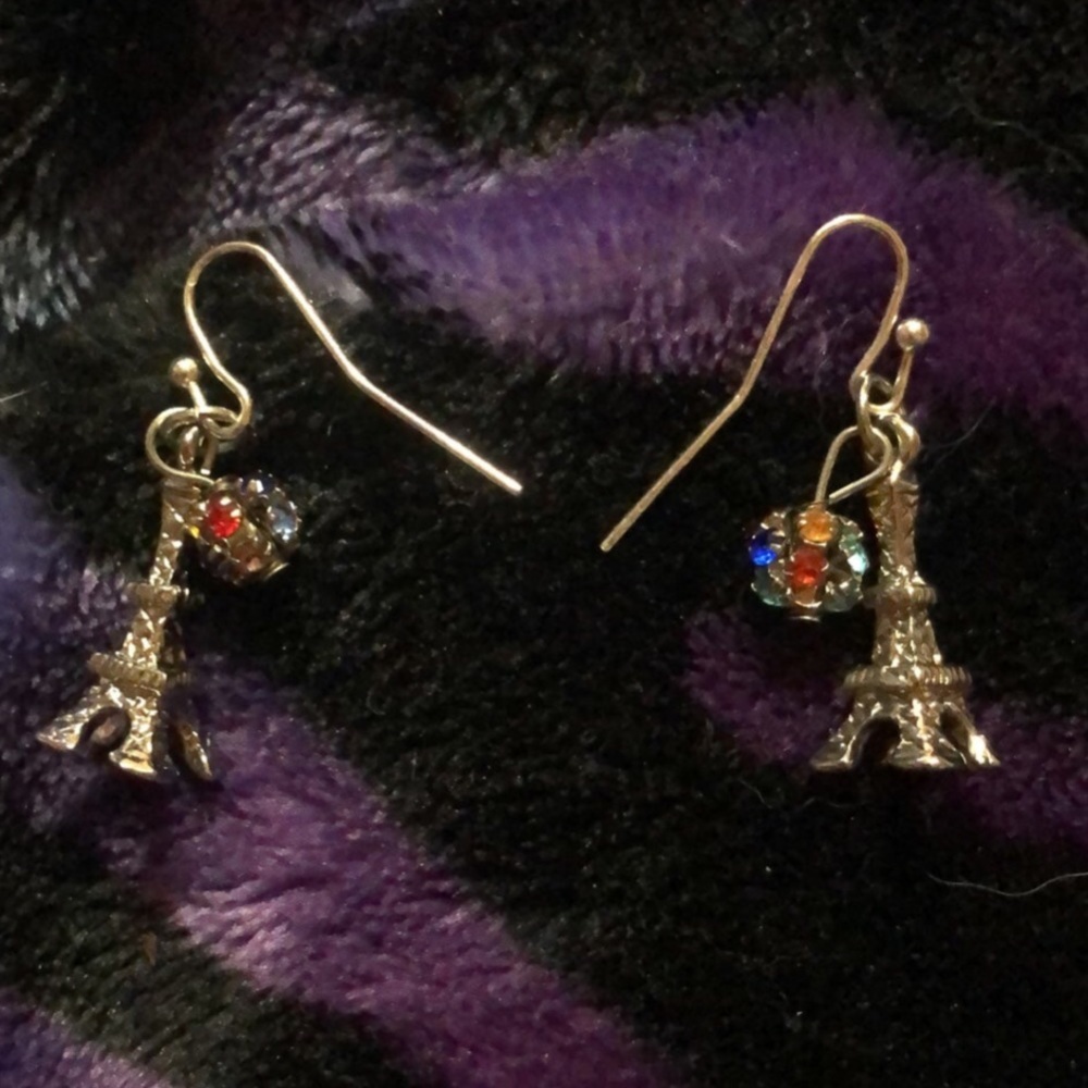 ♥️HP♥️Silver Eiffel tower earrings